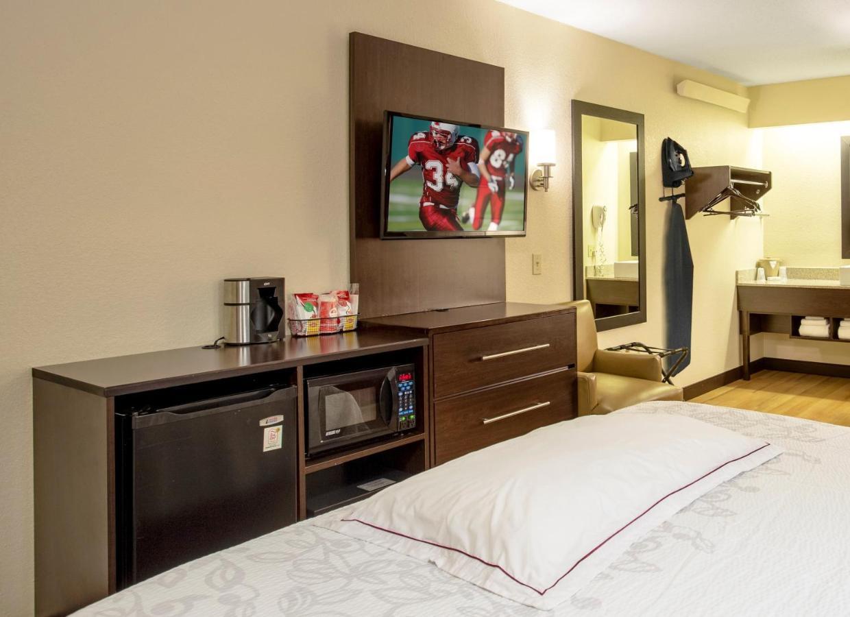 Red Roof Inn Plus+ Secaucus - Meadowlands Eksteriør billede