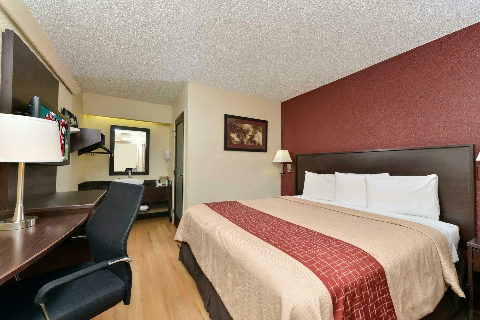 Red Roof Inn Plus+ Secaucus - Meadowlands Eksteriør billede